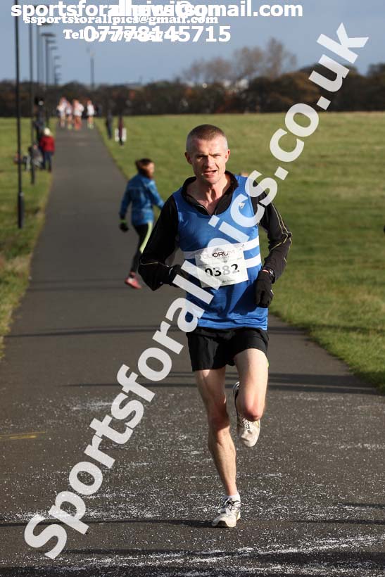 Senior mens and womens Heaton Harriers Memorial 10k Road Race, Newcastle. Photo:  David T. Hewitson/Sports for All Pics